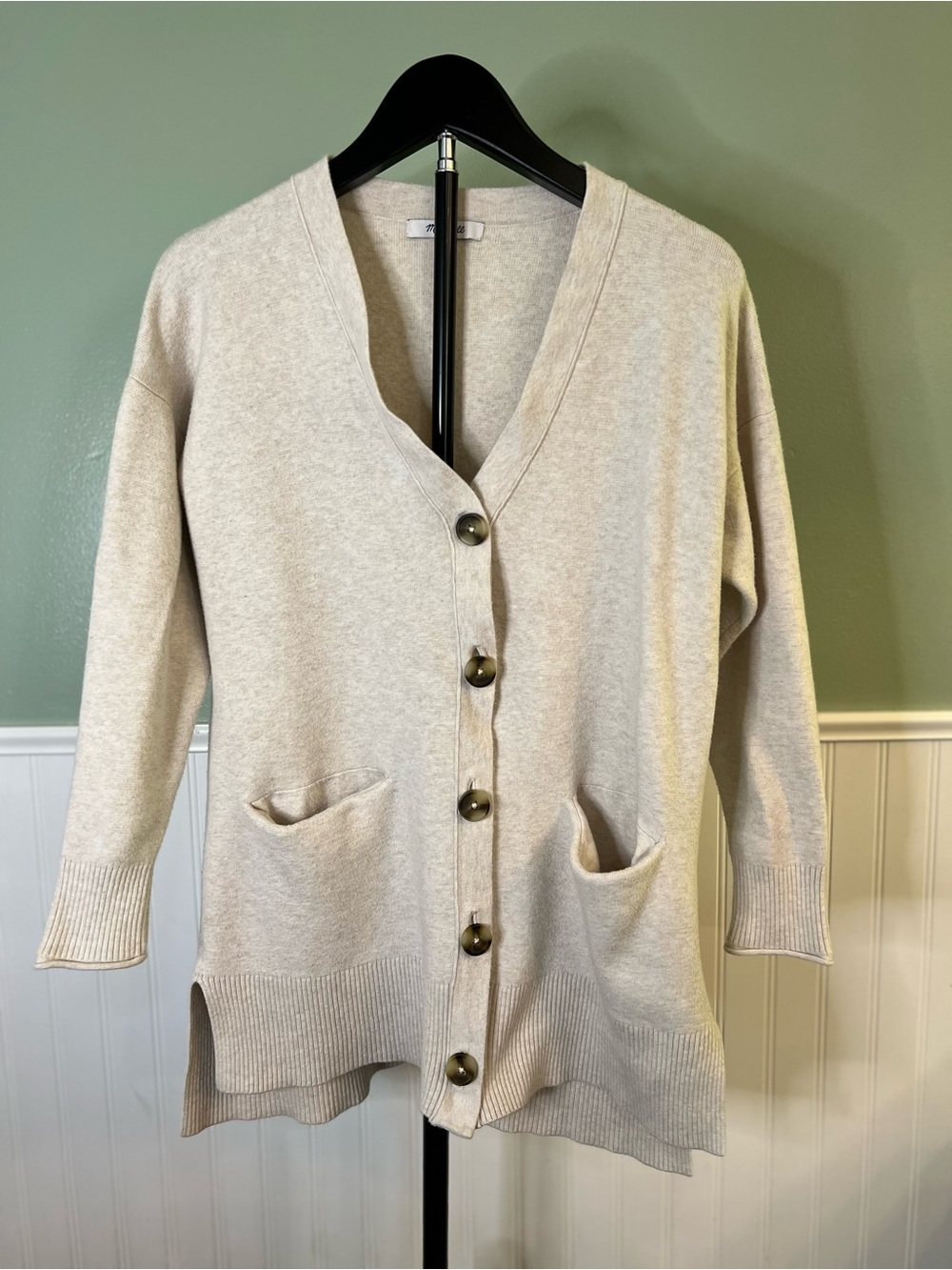 Madewell Light Cream Button-Front V-Neck Cardigan. Size XS